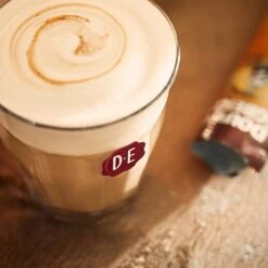 Douwe Egberts Verwenkoffie Latte Caramel Oploskoffie - 5 X 8 Zakjes -Koffie Verkoop 1200x1200 196